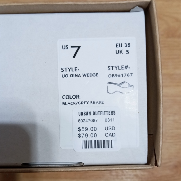 Urban Outfitters snakeskin pattern platform wedges. EUC. Size 7. - Picture 16 of 16